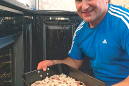 Гаиләсен ашаткан