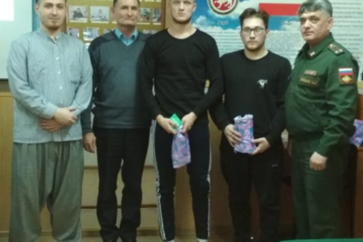 Хәрби хезмәттәге Арча һәм Әтнә егетләренә «глава» үзе хат яза
