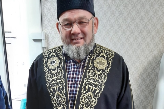 «Бүген халык дин түгел, йола тота»