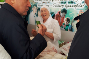 Марат Әхмәтов: «Читтән кертелгән коры сөтләрне эчеп бетермичә, бездә сөткә бәя артмаячак»