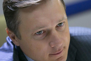 Министр хезмәт хакларының түбән булуына сөенә