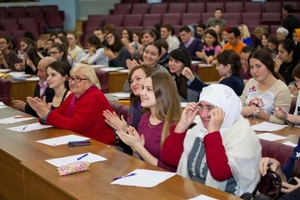 Диктант язу пиар кампаниясенә әверелмәсен иде