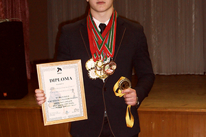 Чемпион нәни дусларын җыйды