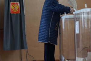 Русиядә бердәм сайлау көне узды. Күзәтүчеләр: «Канун бозулар бар»