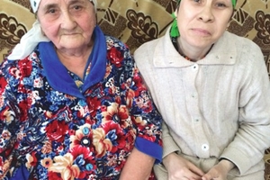 «Аяксыз килеш ун бала үстердем»