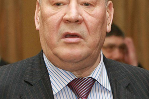 Халыкка «хезмәт» – акча эчендә йөзмәк