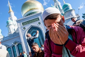 «Кеше дингә күбрәк тартыла, тик диннең сыйфаты зәгыйфьләнә»